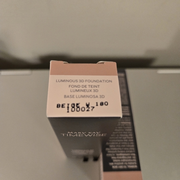 Mary Kay TimeWise Luminous Foundatio 3D Beige W180 - Picture 2 of 4